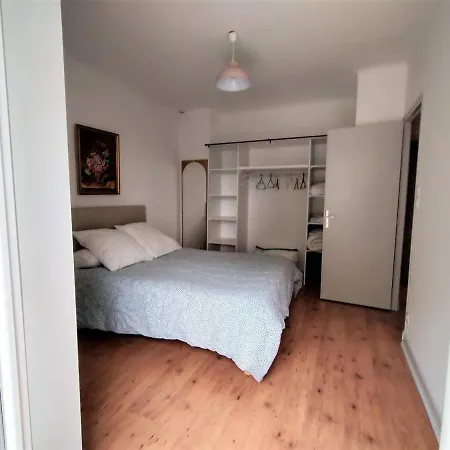 T3 Confortable Avec Terrasse, 2 Chambres, Cuisine équipée, Wi-fi – - Fr-1-495-122 *