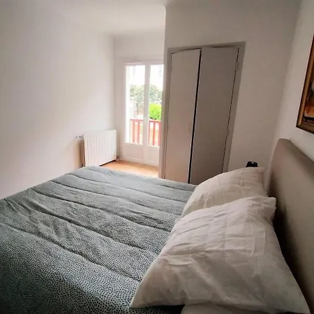 T3 Confortable Avec Terrasse, 2 Chambres, Cuisine équipée, Wi-fi – - Fr-1-495-122 Appartement