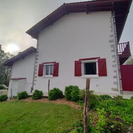 T3 Confortable Avec Terrasse, 2 Chambres, Cuisine Equipee, Wi-fi - - Fr-1-495-122 *